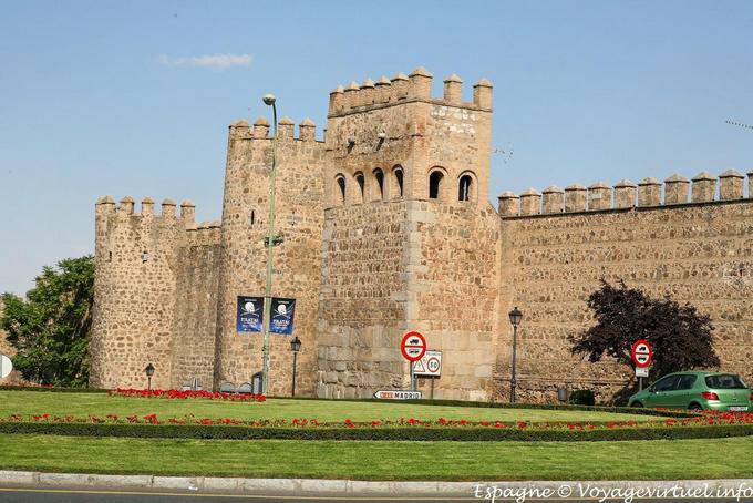Toledo, pareti Puerta Nueva Bisagra - Spagna