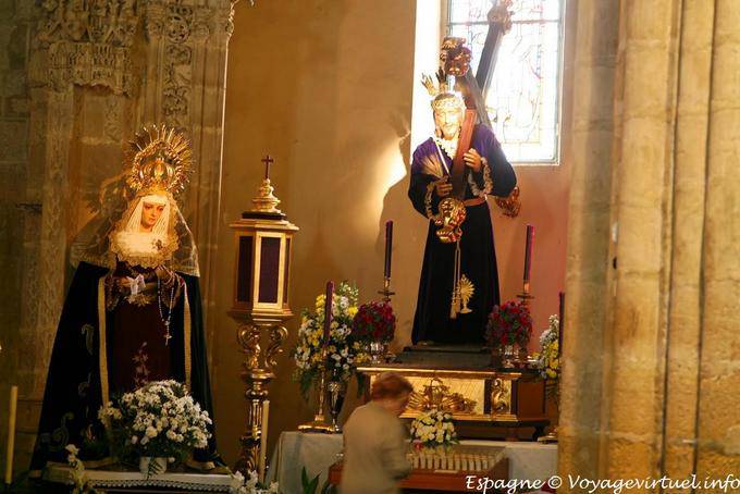 Úbeda, devozione nella Chiesa di San Pablo - Spagna