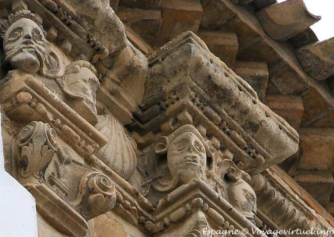 Úbeda, close-up su un top di colonna - Spagna