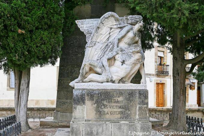 Úbeda, por la Paz, monumento alle vittime di guerra - Spagna
