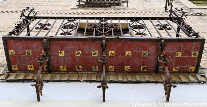 Úbeda, piastrelle sotto il balcone, Blanca Petrel - Spagna