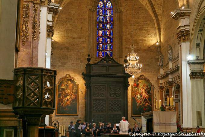 Valencia Cattedrale di Sainte-Marie, canti e finestre - Spagna