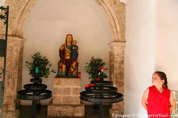 Valencia, il bambino e la Vergine, Iglesia San Juan del Hospital - Spagna