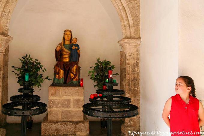Valencia, figlia e la Vergine - Spagna