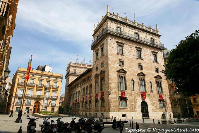 Valencia, Palacio de la Generalitat, vista panoramica sulla piazza - Spagna