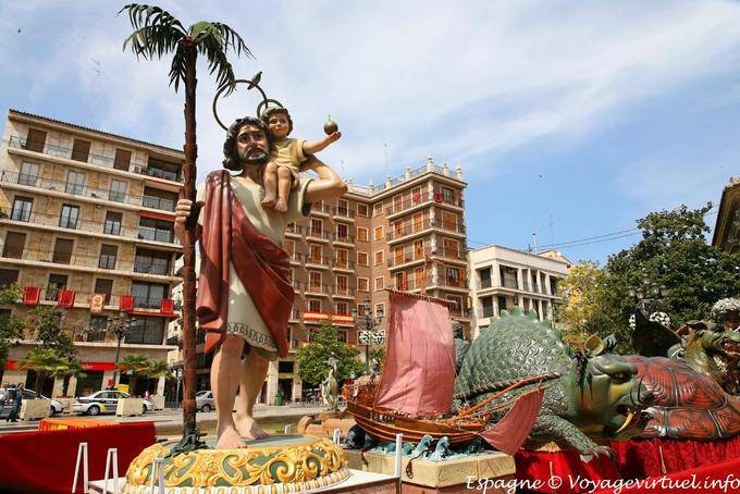Statua Colore, Plaza de la Virgen, Valencia - Spagna
