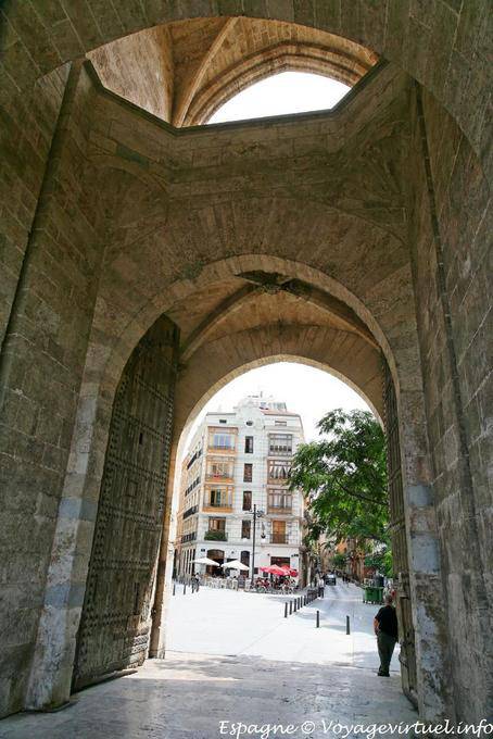 Valencia Torres de Serranos, Plaza Fueros - Spagna