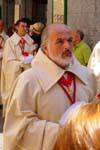 Fratellanza membri processione a Toledo, Spagna.