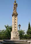 Colonna vuota, Plaza San Juan de los Reyes, Toledo Juderia, Spagna.