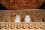 Sezione superiore, un superbo esempio di architettura mudejar, El Transito Synagogue, Toledo, Spagna.