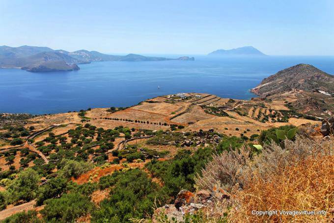 Milos, Plaka, vista l'ingresso alla baia - Grecia