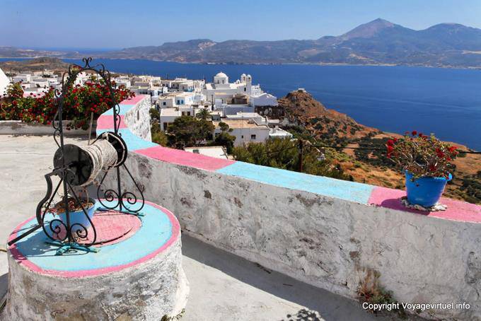 Milos, Plaka, rosa e blu pozzi - Grecia