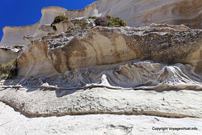 Milos Sarakiniko strati vulcanica - Grecia