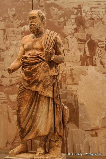 Statua di maturo periodo ellenistico uomo, Delphi Museum - Grecia