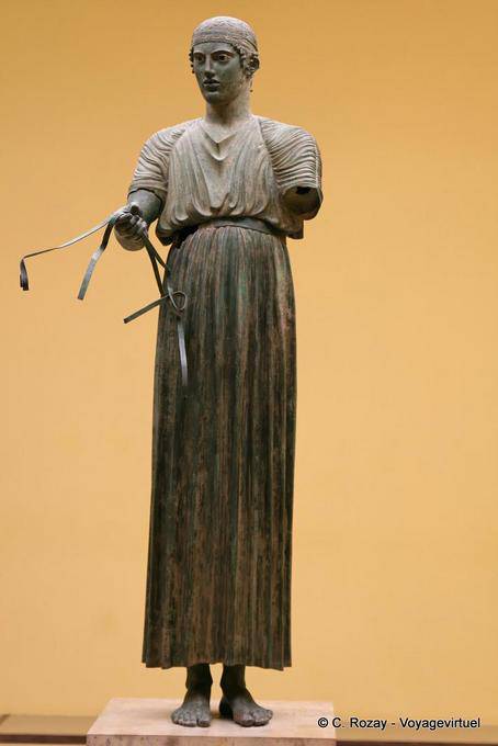 Statua del Auriga di viso, Museo Archeologico di Delfi - Grecia