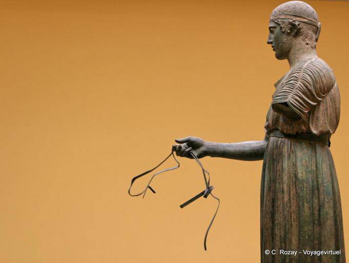 Statua Auriga dimensioni di un auriga, Delphi Museum - Grecia