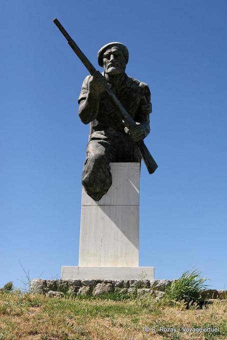 Statua del monumento, Galaxidi - Grecia