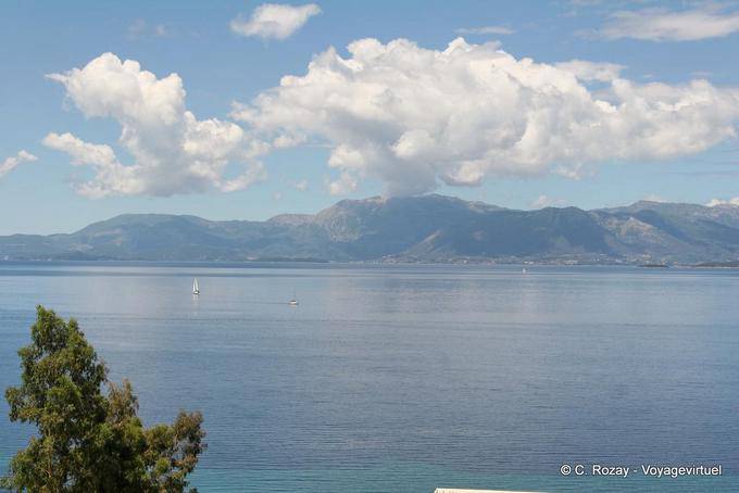 Mare, montagna e le nuvole, Lefkada - Grecia
