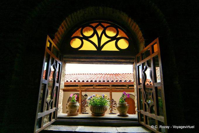 Aprire la finestra del Monastero Trasfigurazione, Meteora - Grecia