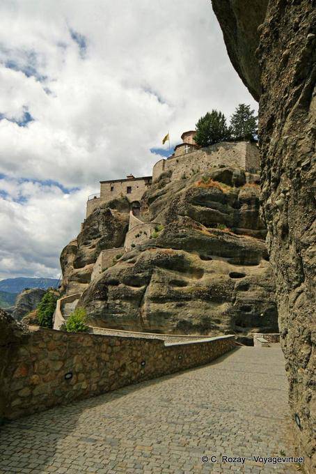 Sentiero lastricato Monastero Varlaam, Meteora - Grecia