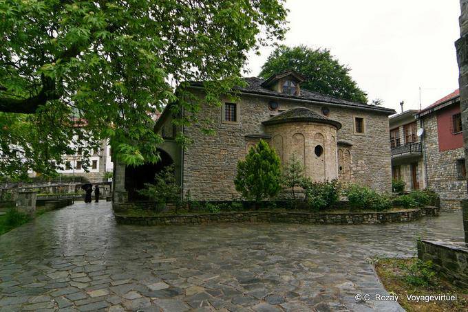 Il retro della chiesa di Agia Paraskevi, Metsovo - Grecia
