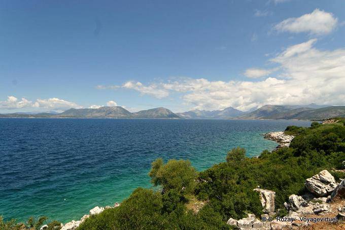 Montagne e vista sul Mar Ionio dalla strada Fition Mitikas - Grecia