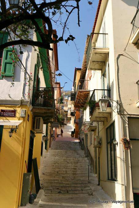 Scale di un traboule locale, Nafplion - Grecia