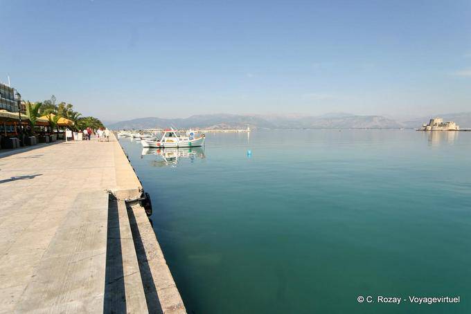 Camminare sulle banchine, Nafplion - Grecia