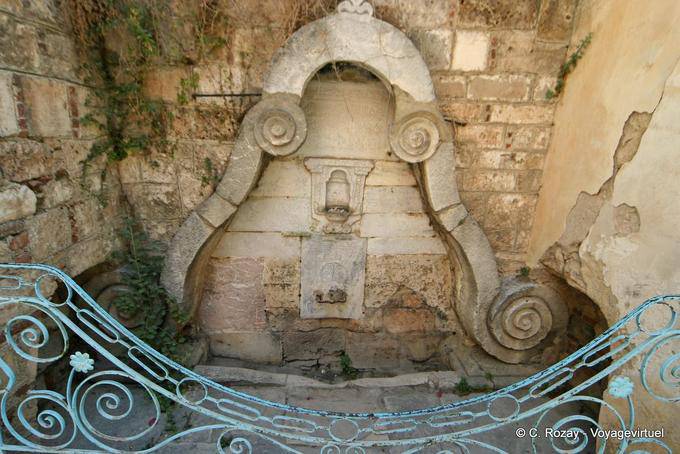 Nafplion, fontana antica - Grecia