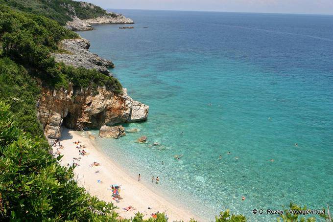 Piccola spiaggia tra le rocce, Milopotamos Pelio - Grecia