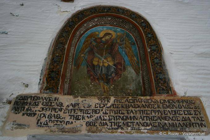 Angel e iscrizione dipinta sulla chiesa, Milies, Pelion - Grecia