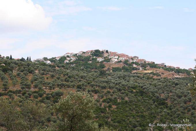 Borgo arroccato sulla collina, Pelion Trikeri - Grecia