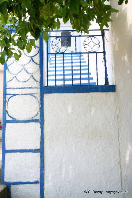 Muro, cancello e scala in Agia Kiriaki - Grecia