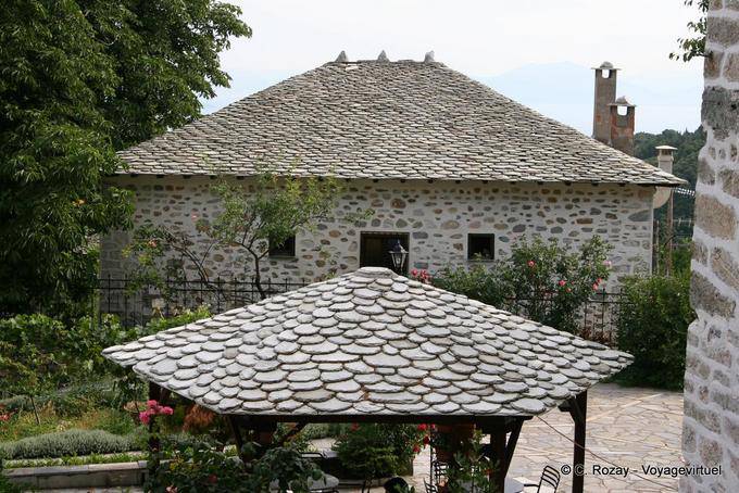 Bella ardesia tetto, Vyzitsa, Pelion - Grecia