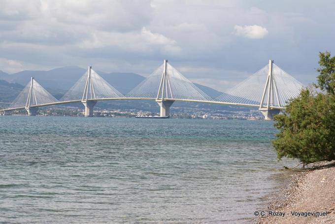 Patrasso, ponte Charilaos Trikoupis tra Rion e Antirion - Grecia