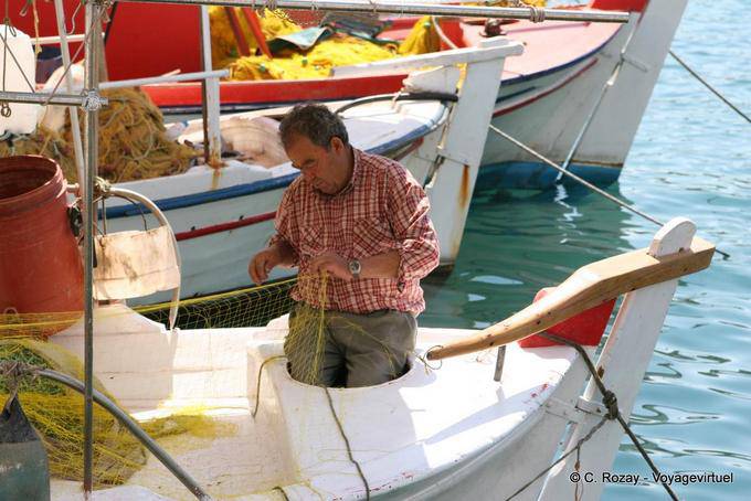 Reti rammendo Fisherman, Poros - Grecia