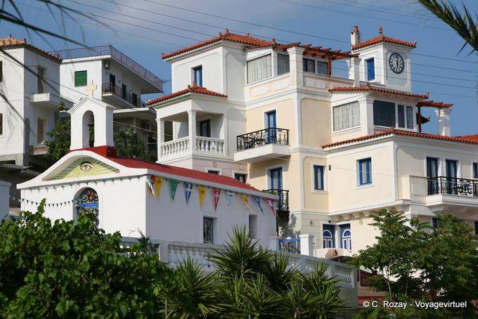 Cappella negli occhi e habitat, Poros - Grecia