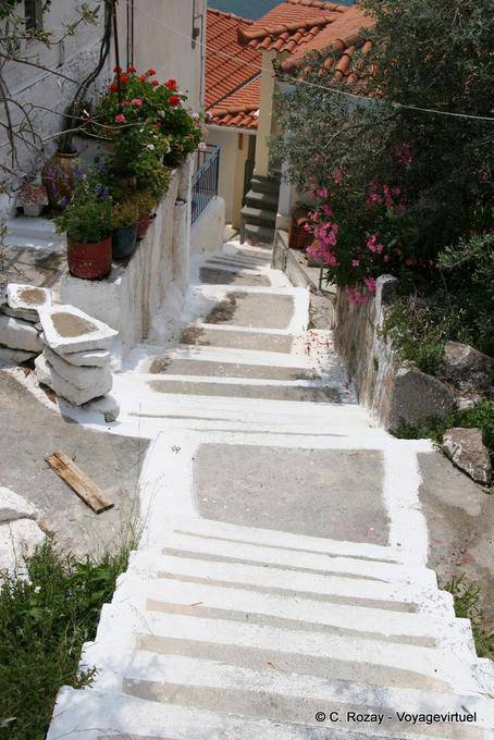 Rampa di scale discendenti, Poros - Grecia