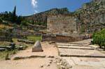 Sulla strada per il Tesoro degli Ateniesi, Delphi, Grecia.