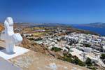 Milos, Plaka, croce e paesaggio da Panagia Thalassitra, Grecia.