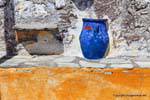 Milos, Plaka, ceramiche incorporato in un muro, Grecia.