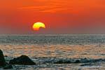Milos, Pollonia, nuvole e mare al tramonto, Grecia.