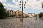 Nafplion, un'altra vista della piazza Platanos Psorokostaina, Grecia.