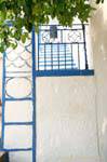 Muro, cancello e scala in Agia Kiriaki, Grecia.