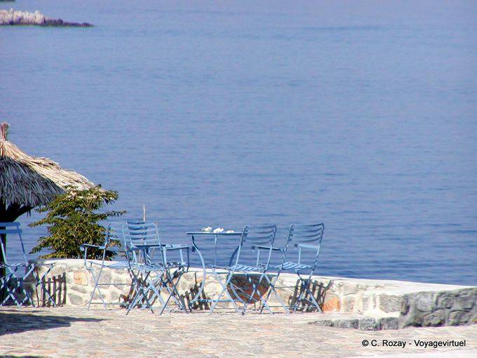 Sulla terrazza di un caffè, Hydra - Grecia