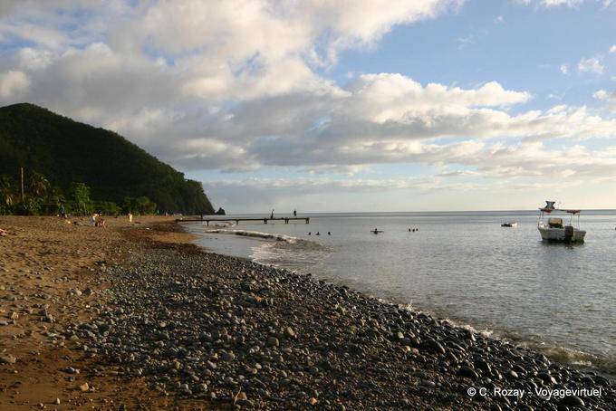 Vulcanica spiaggia di ciottoli, Guadeloupe - Guadalupa