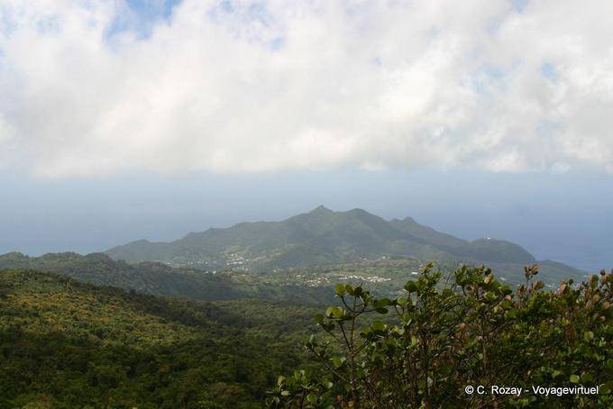 Un'altra vista verso le alture di Saint-Claude dalla Soufriere - Guadalupa