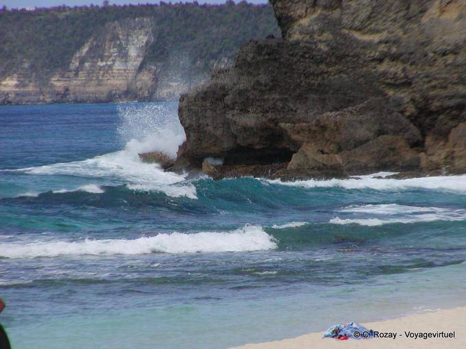 Onde contro le rocce, alla punta di Grande Vigie - Guadalupa