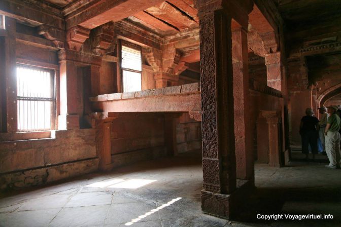 Fatehpur Sikri Diwan Khana I Khas - India