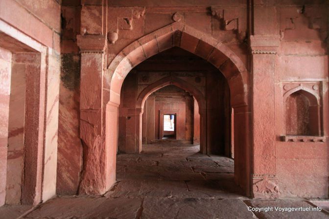 Fatehpur Sikri Diwan Khana I Khas - India